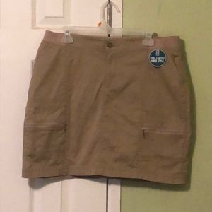 Women’s skort with pockets